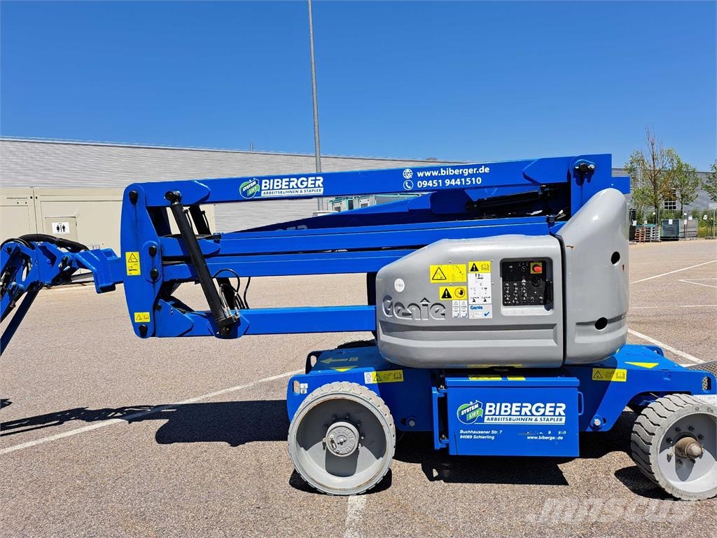 Genie Z40NRJ Plataformas con brazo de elevación manual