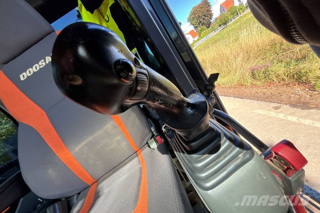 Doosan DX 255 LC-5 Roomikekskavaatorid