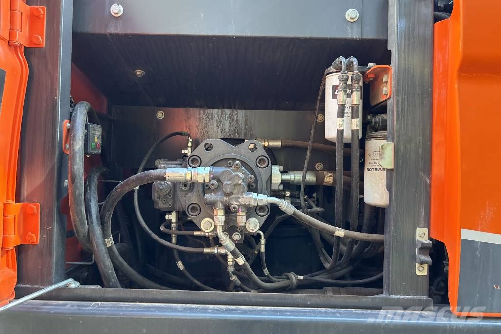 Doosan DX 255 LC-5 Roomikekskavaatorid
