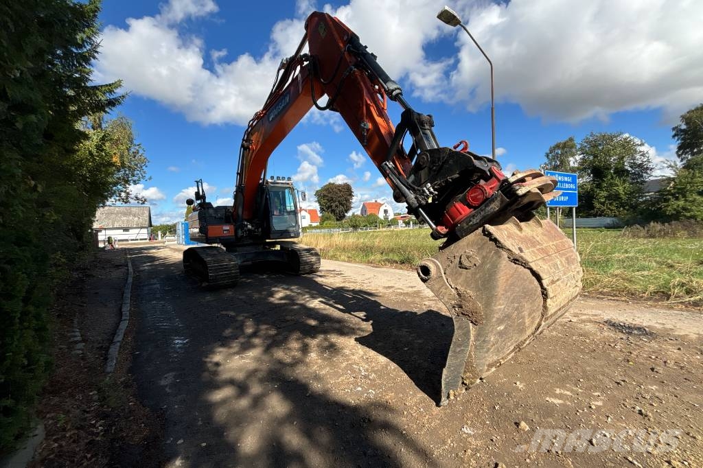 Doosan DX 255 LC-5 Roomikekskavaatorid