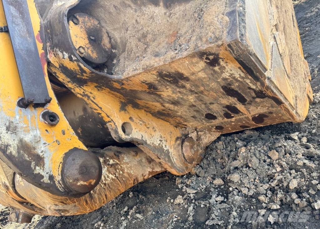 CAT 6015 Rupsgraafmachines
