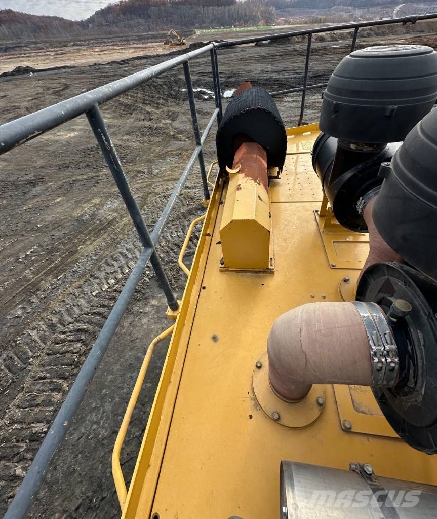 CAT 6015 Rupsgraafmachines