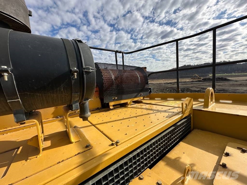 CAT 6015 Rupsgraafmachines