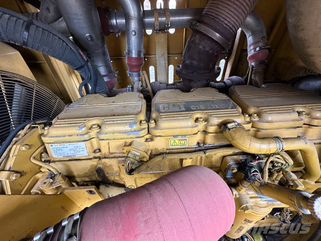 CAT 6015 Rupsgraafmachines