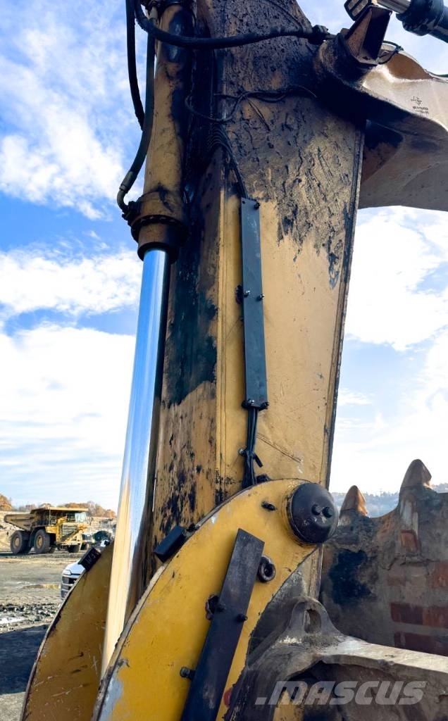 CAT 6015 Rupsgraafmachines