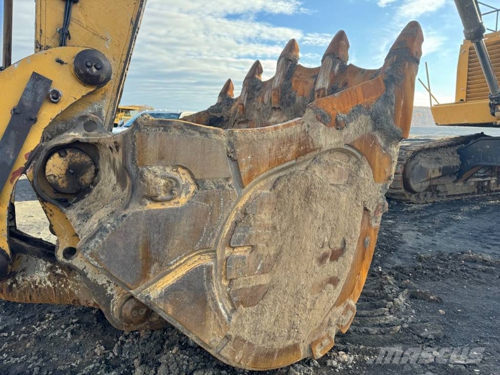 CAT 6015 Rupsgraafmachines