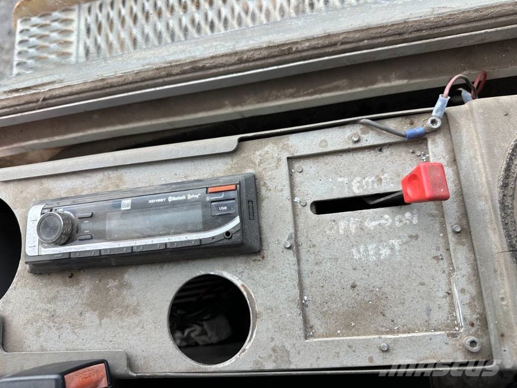 CAT 6015 Rupsgraafmachines