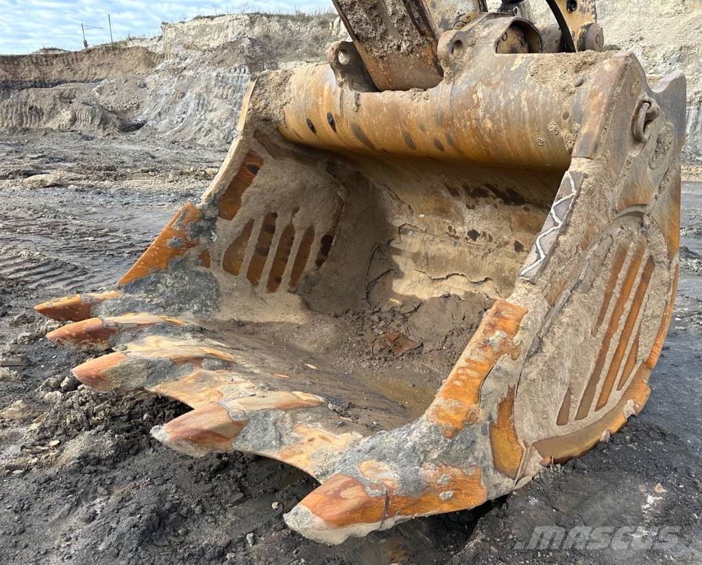 CAT 6015 Rupsgraafmachines