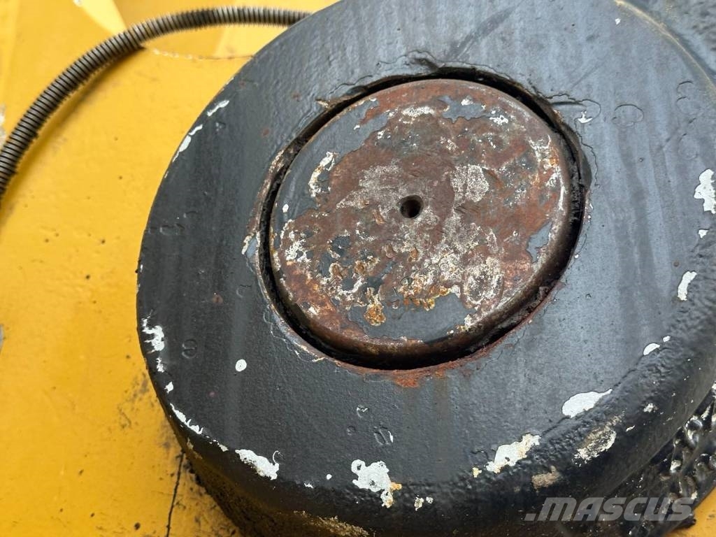 CAT 6015 Rupsgraafmachines