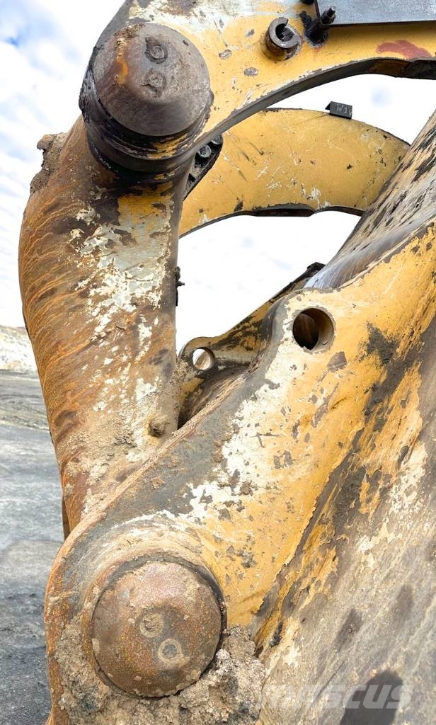 CAT 6015 Rupsgraafmachines