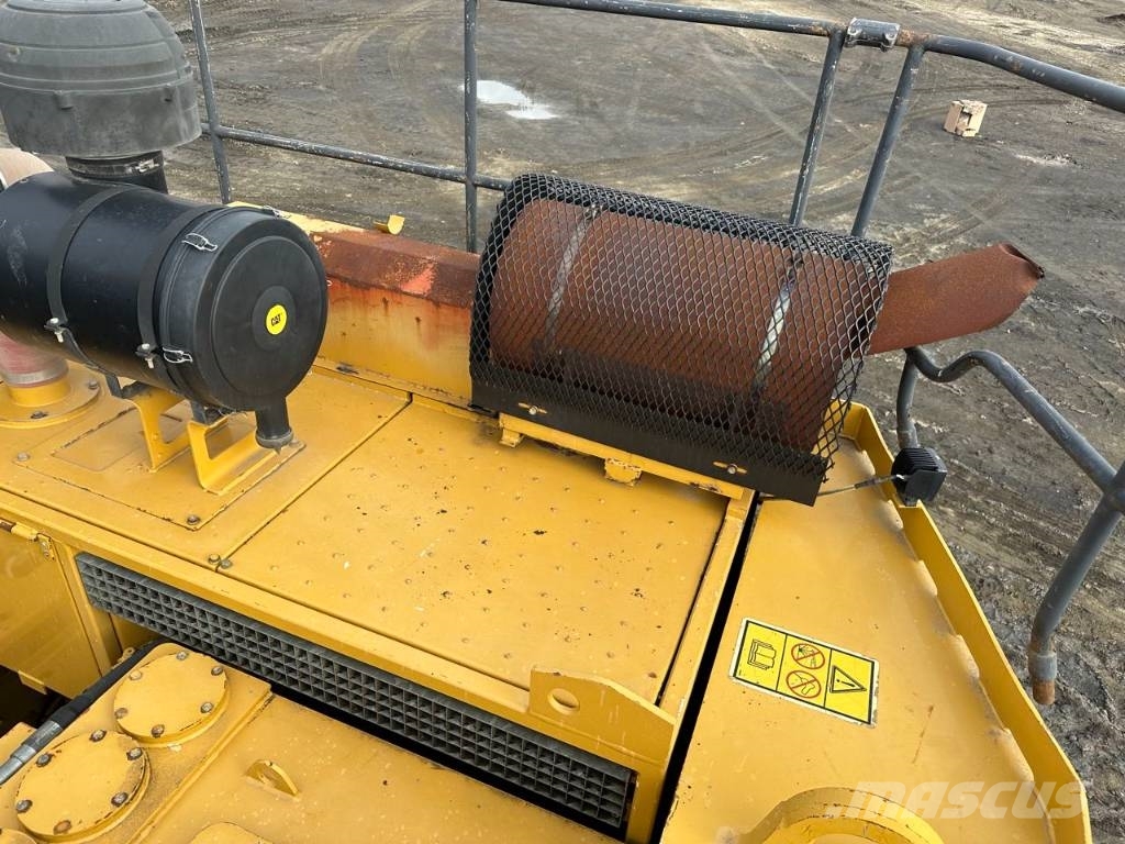 CAT 6015 Rupsgraafmachines