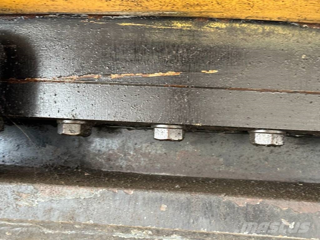 CAT 6015 Rupsgraafmachines