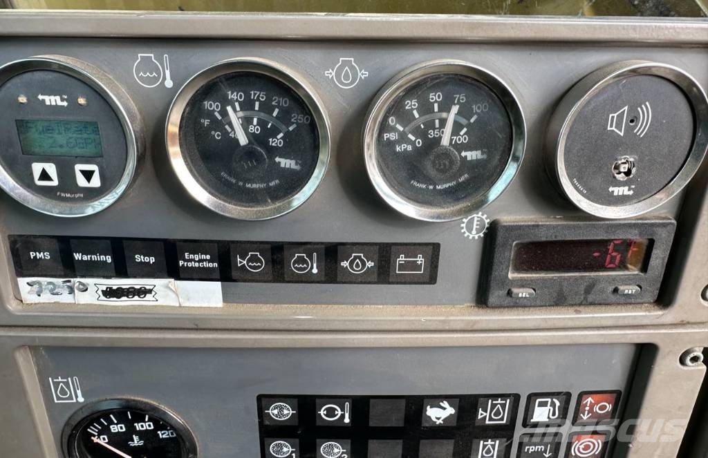 CAT 6015 Rupsgraafmachines