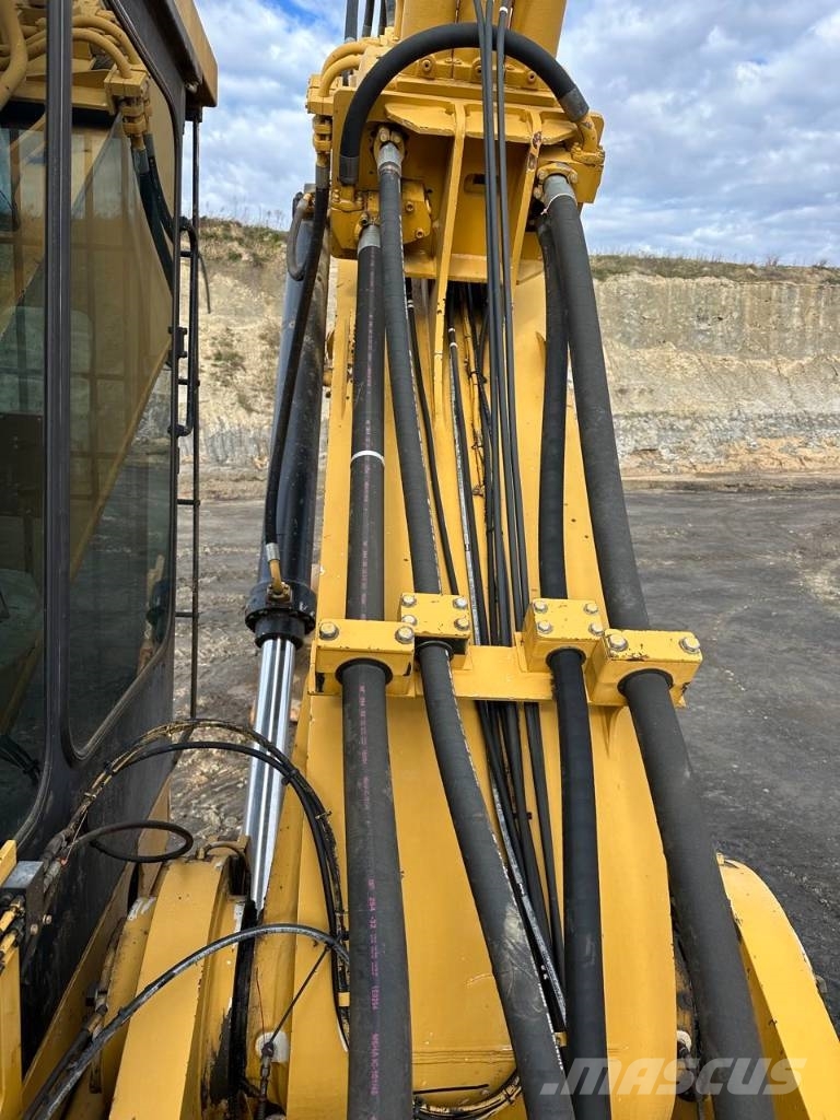 CAT 6015 Rupsgraafmachines