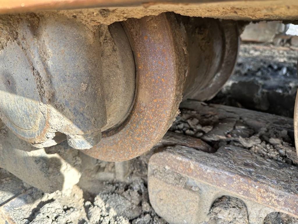 CAT 6015 Rupsgraafmachines