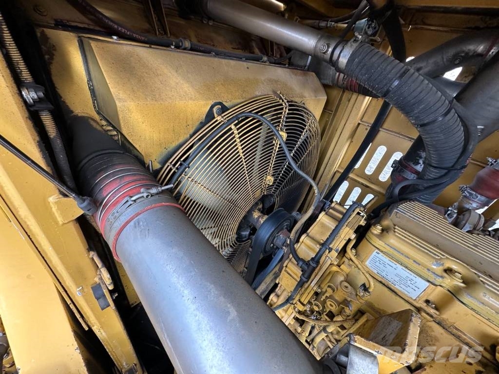 CAT 6015 Rupsgraafmachines