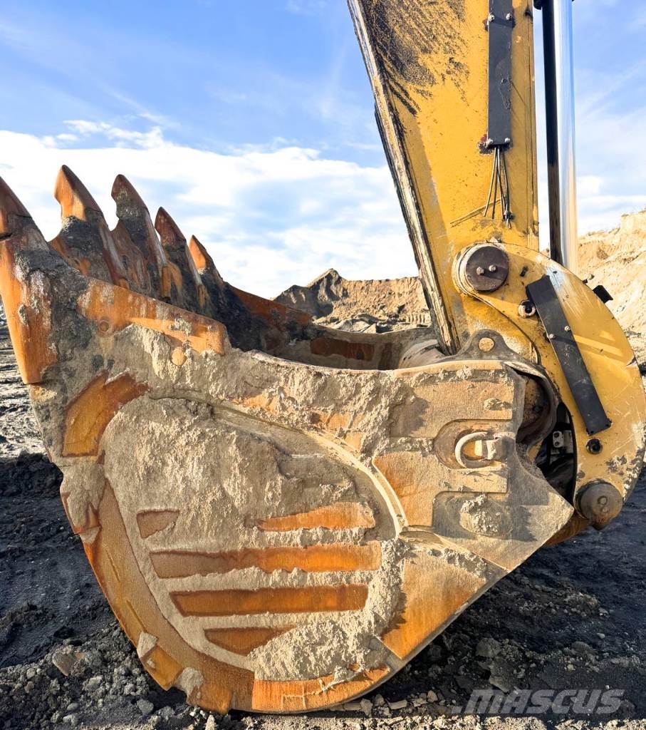 CAT 6015 Rupsgraafmachines