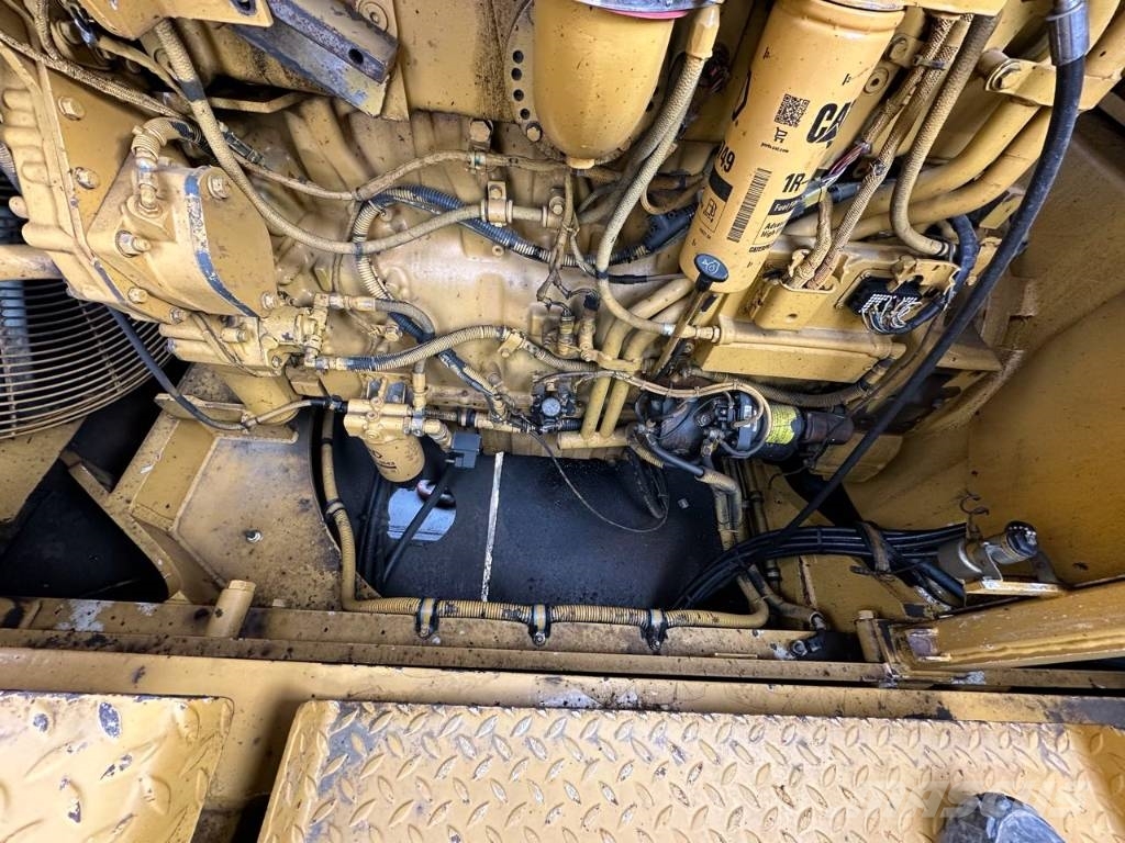CAT 6015 Rupsgraafmachines