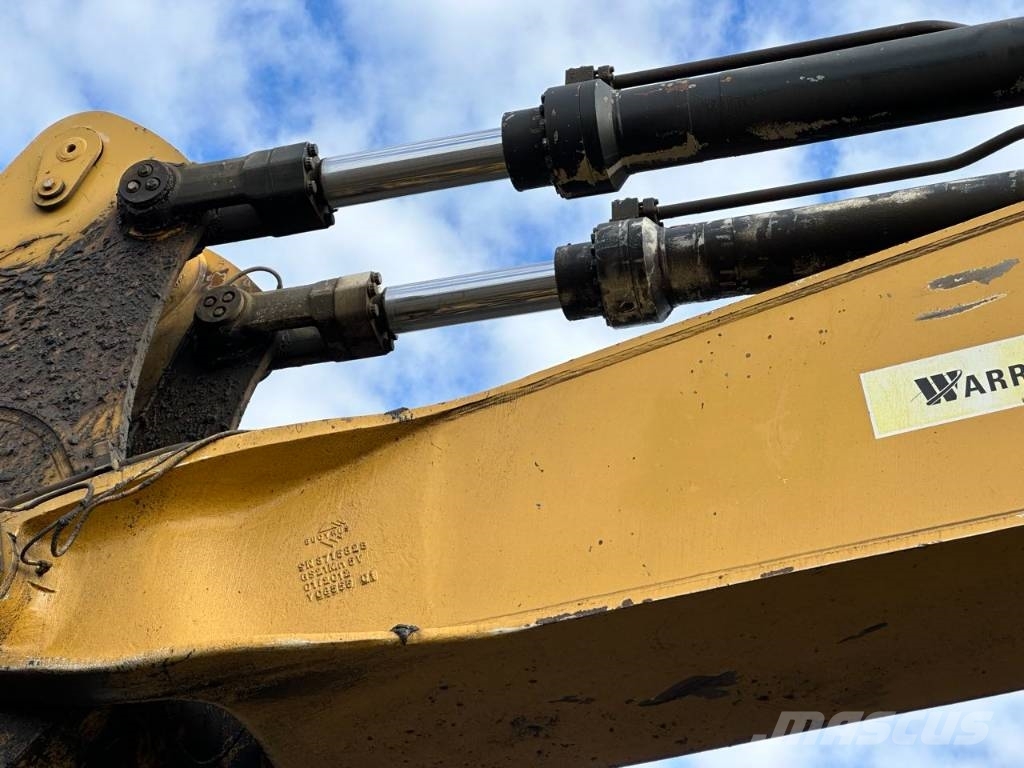 CAT 6015 Rupsgraafmachines