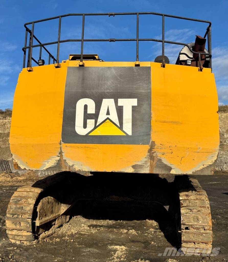 CAT 6015 Rupsgraafmachines