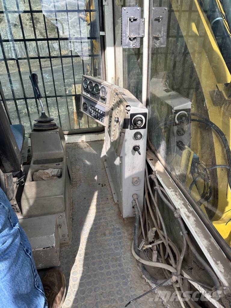 CAT 6015 Rupsgraafmachines