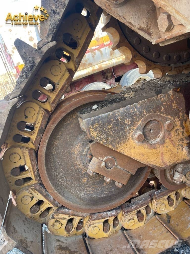 CAT D 9 T Buldožerji goseničarji