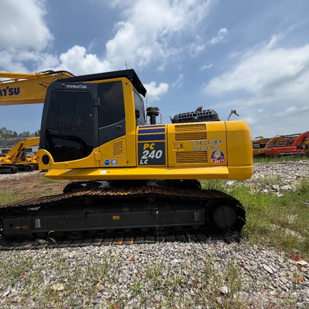 Komatsu PC 240 履带挖掘机