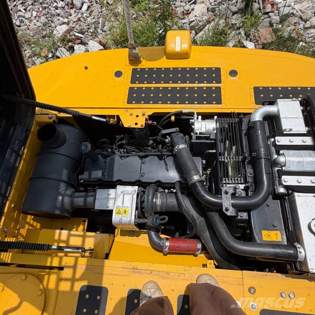 Komatsu PC 240 履带挖掘机