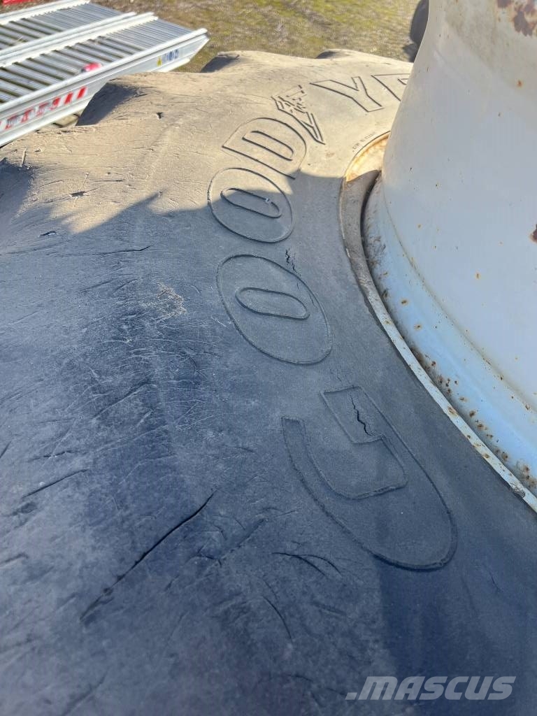 Goodyear 20.8-38 Riepas, riteņi un diski