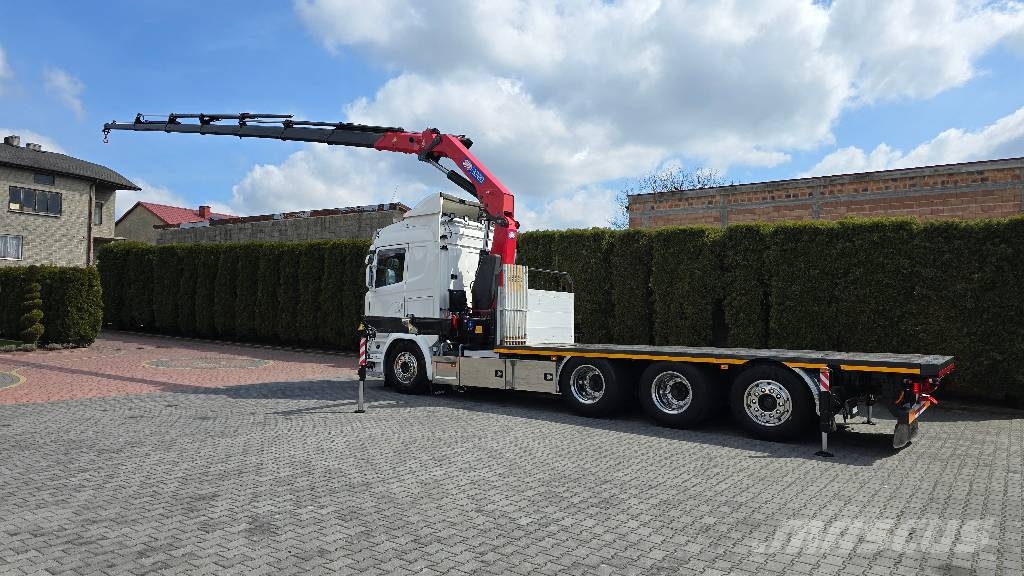 Scania R580 V8 8x4 HMF3220K7 Camion plateau ridelle avec grue