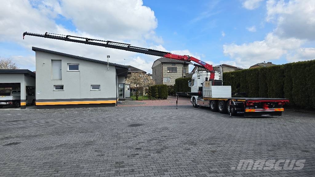 Scania R580 V8 8x4 HMF3220K7 Camion plateau ridelle avec grue