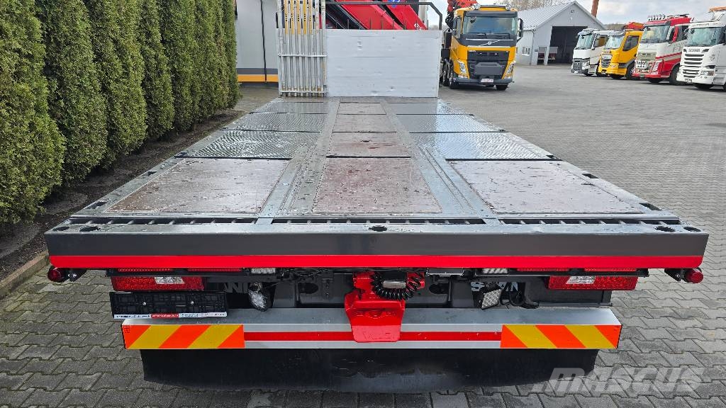 Scania R580 V8 8x4 HMF3220K7 Camion plateau ridelle avec grue