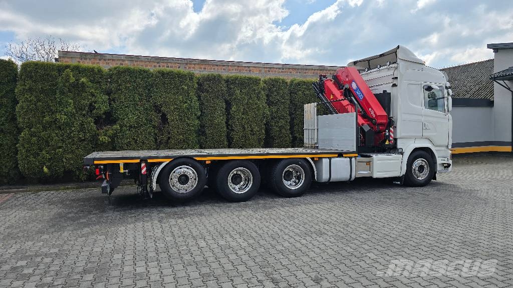 Scania R580 V8 8x4 HMF3220K7 Camion plateau ridelle avec grue