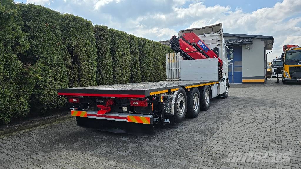 Scania R580 V8 8x4 HMF3220K7 Camion plateau ridelle avec grue