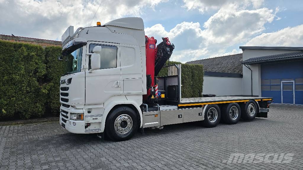 Scania R580 V8 8x4 HMF3220K7 Camion plateau ridelle avec grue