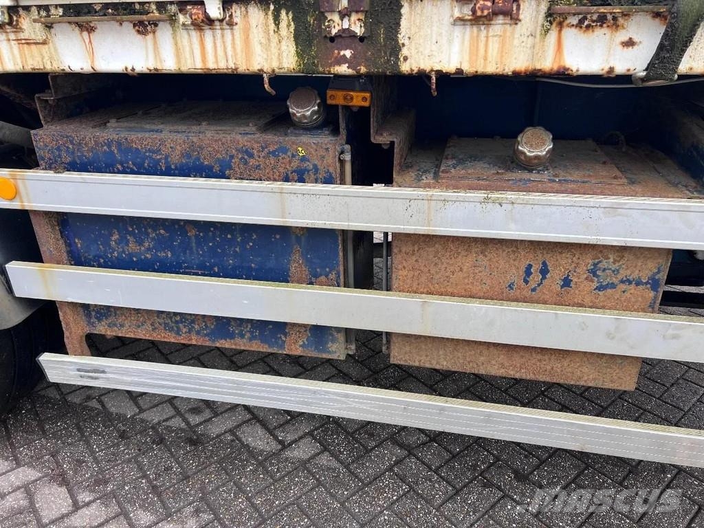 ATM 2 AXLE + HIAB 300-4 Semirremolques de plataformas planas/laterales abatibles