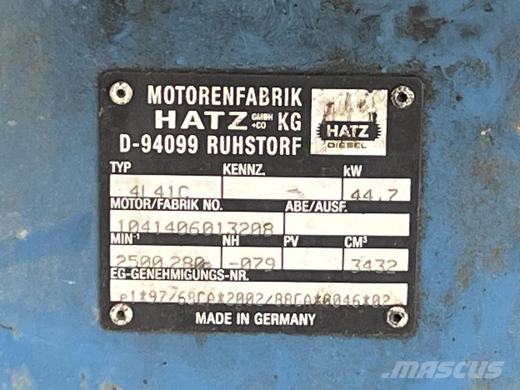 ATM 2 AXLE + HIAB 300-4 Semirremolques de plataformas planas/laterales abatibles