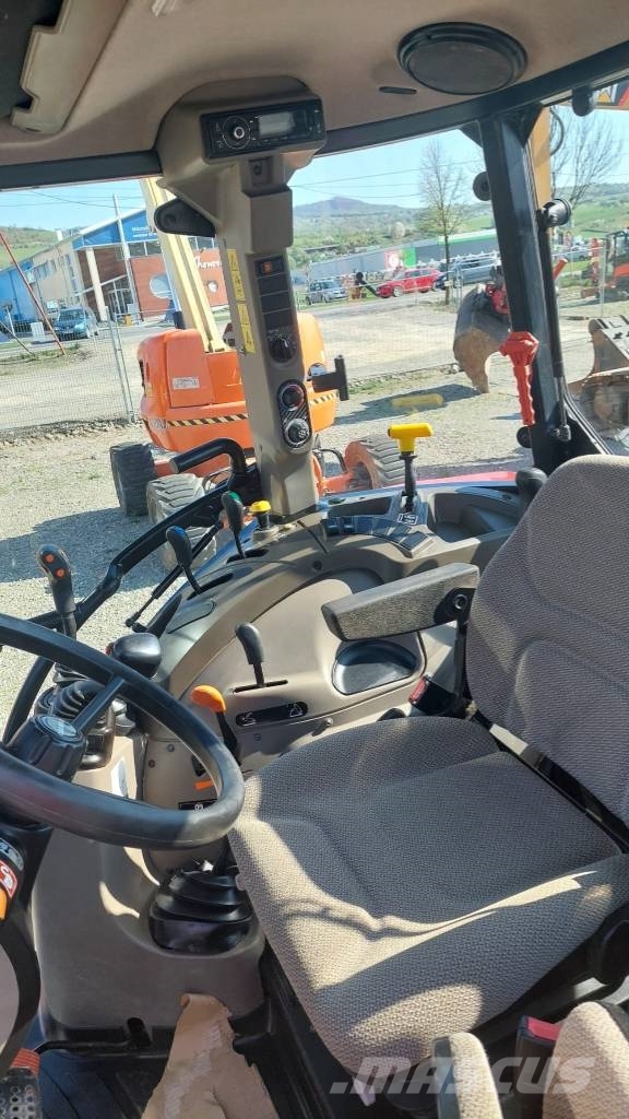 Case IH Farmall 115 Traktory