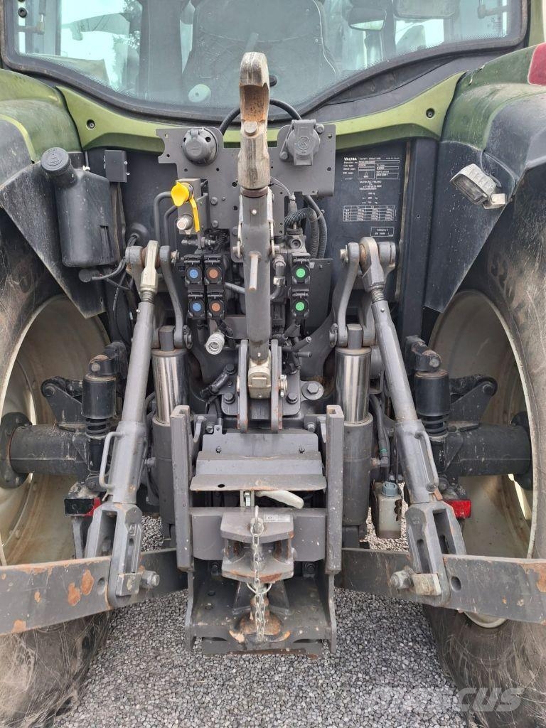 Valtra G135 Tractores