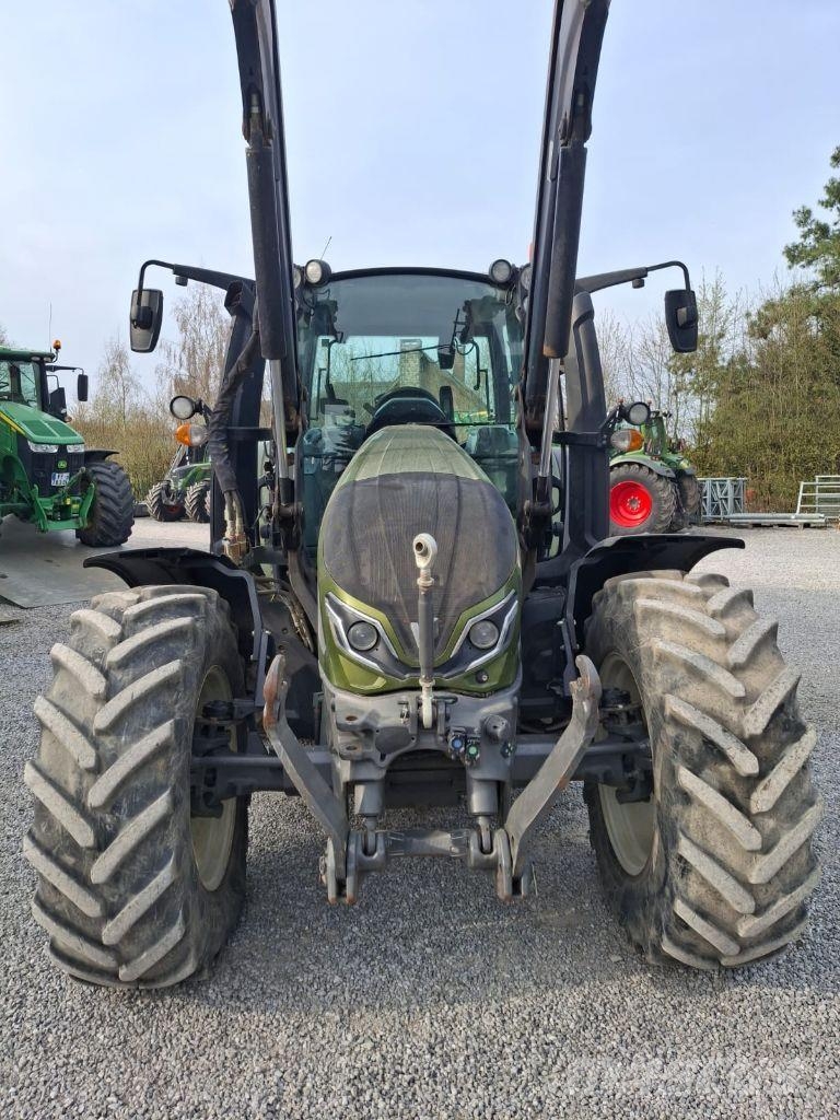 Valtra G135 Traktori