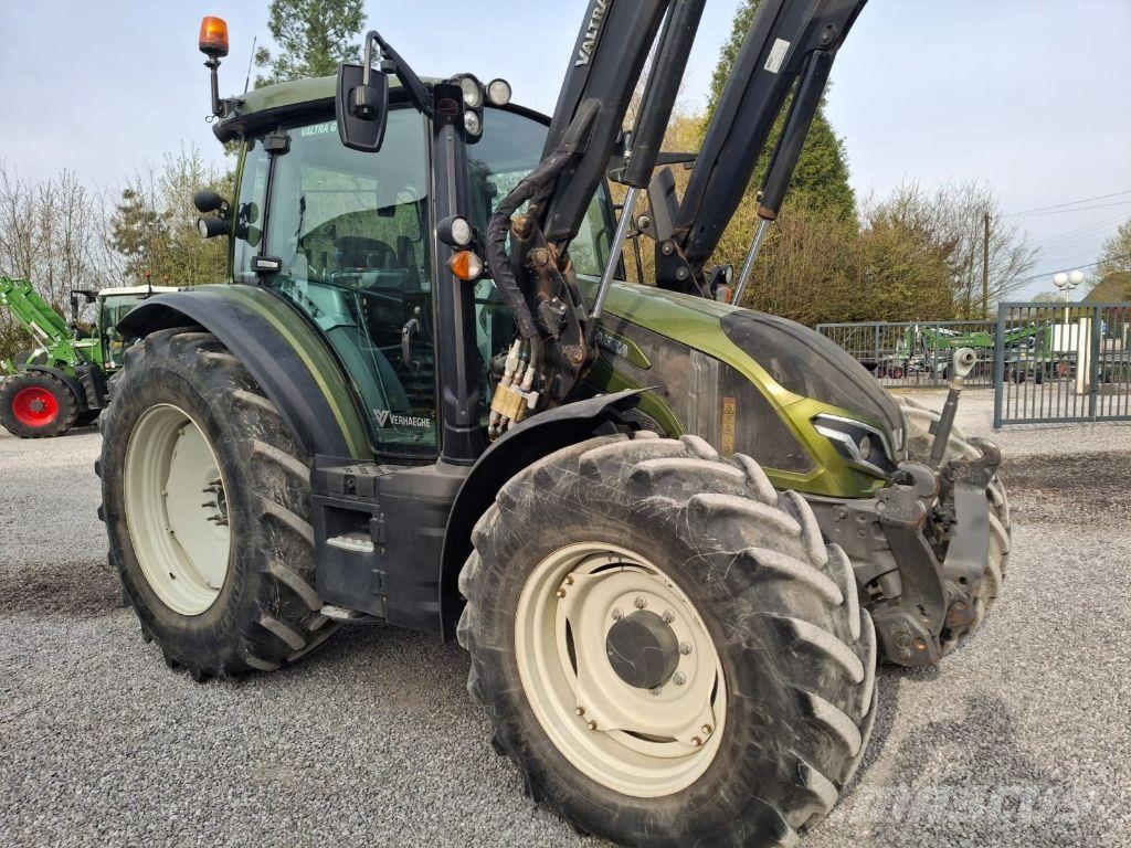 Valtra G135 Трактори