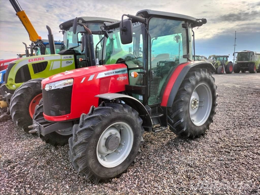 Massey Ferguson 4709 トラクター