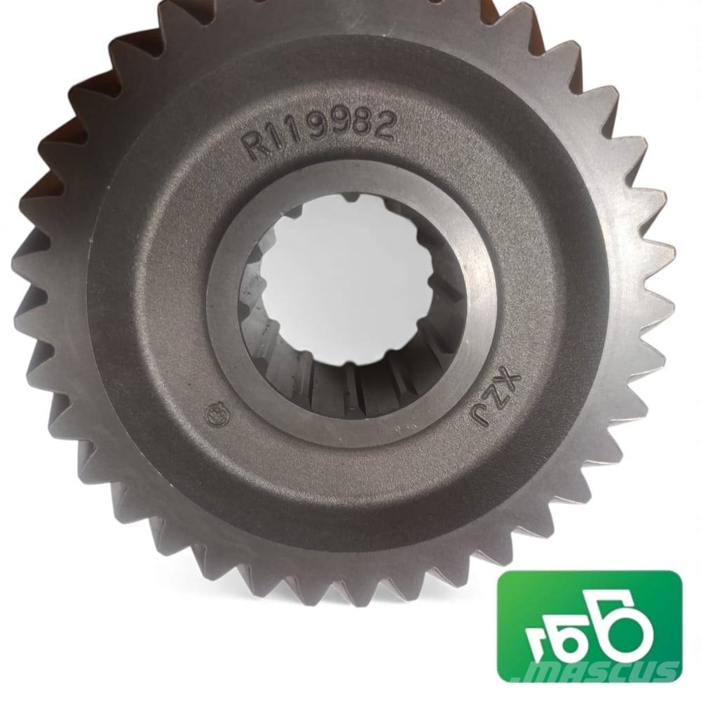 John Deere 6170M Gear PowrQuad™ Gearbox R119982 Podvozky a zavěšení kol