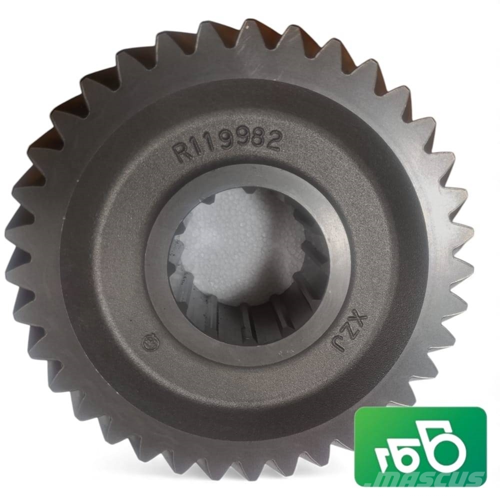 John Deere 6170M Gear PowrQuad™ Gearbox R119982 Podvozky a zavěšení kol