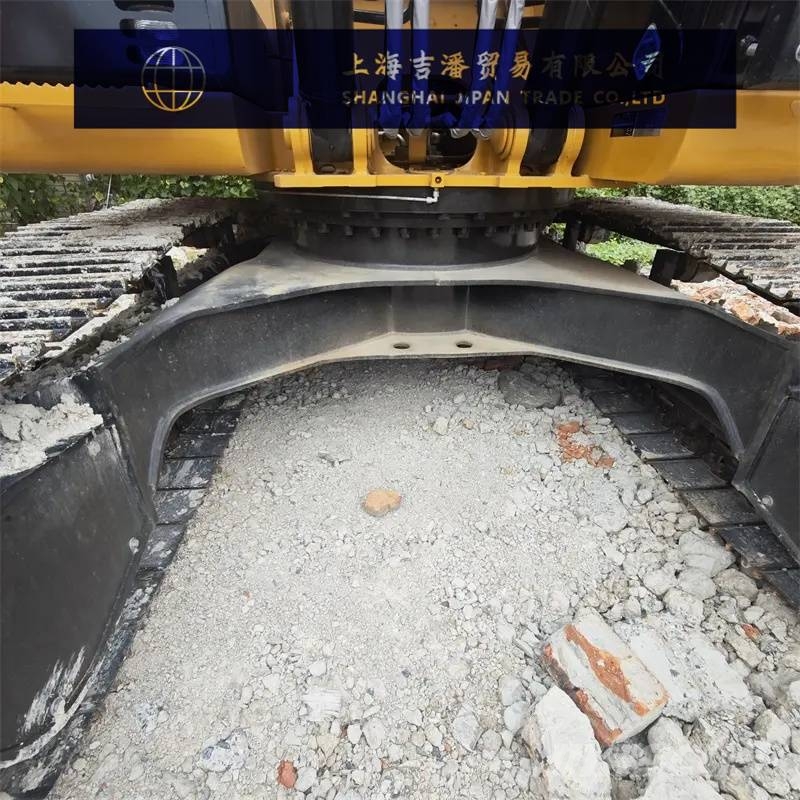 CAT 324 D حفارات زحافة