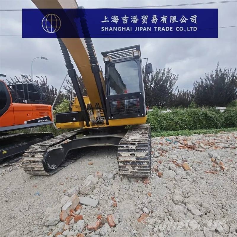CAT 324 D حفارات زحافة