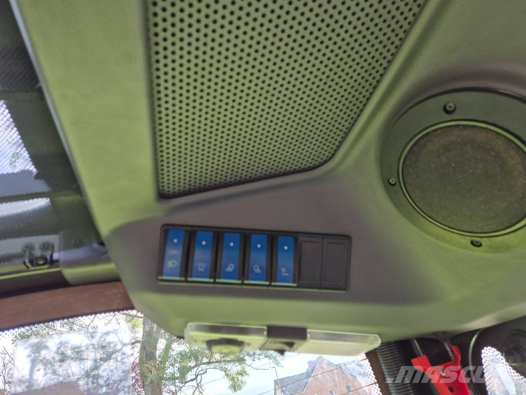 CLAAS Scorpion 732 Varipower 農業用テレハンドラー
