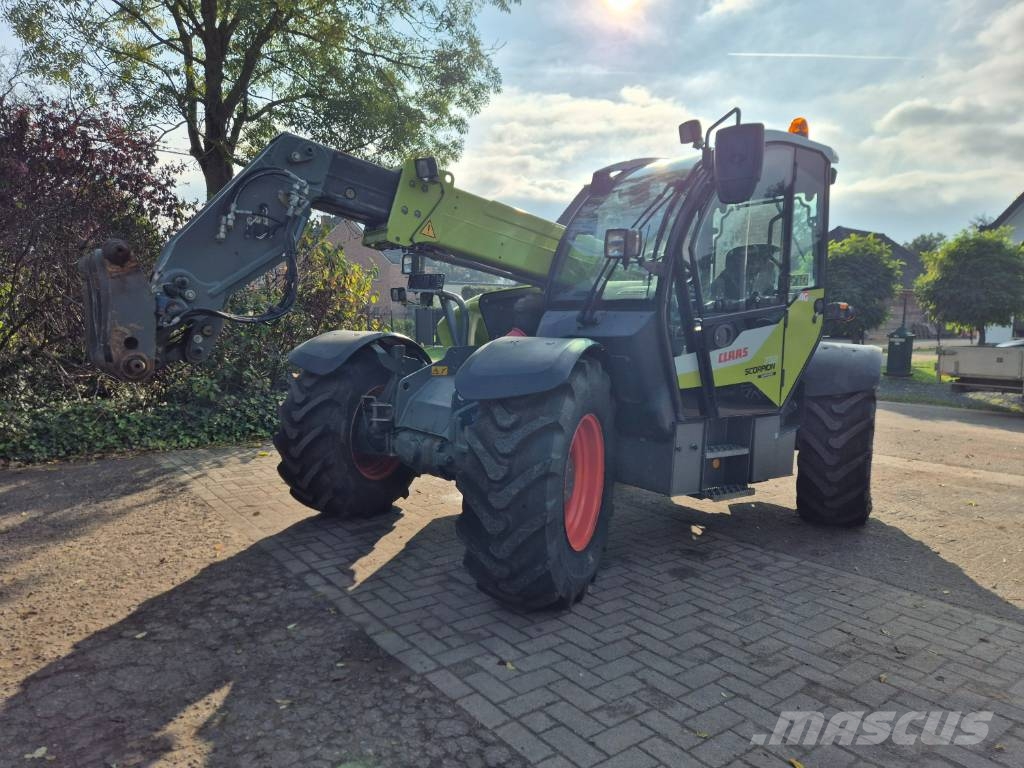 CLAAS Scorpion 732 Varipower 農業用テレハンドラー