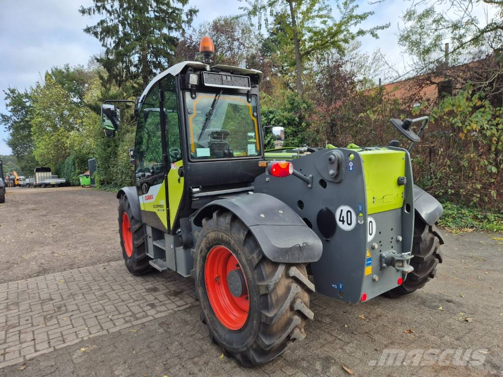 CLAAS Scorpion 732 Varipower 農業用テレハンドラー