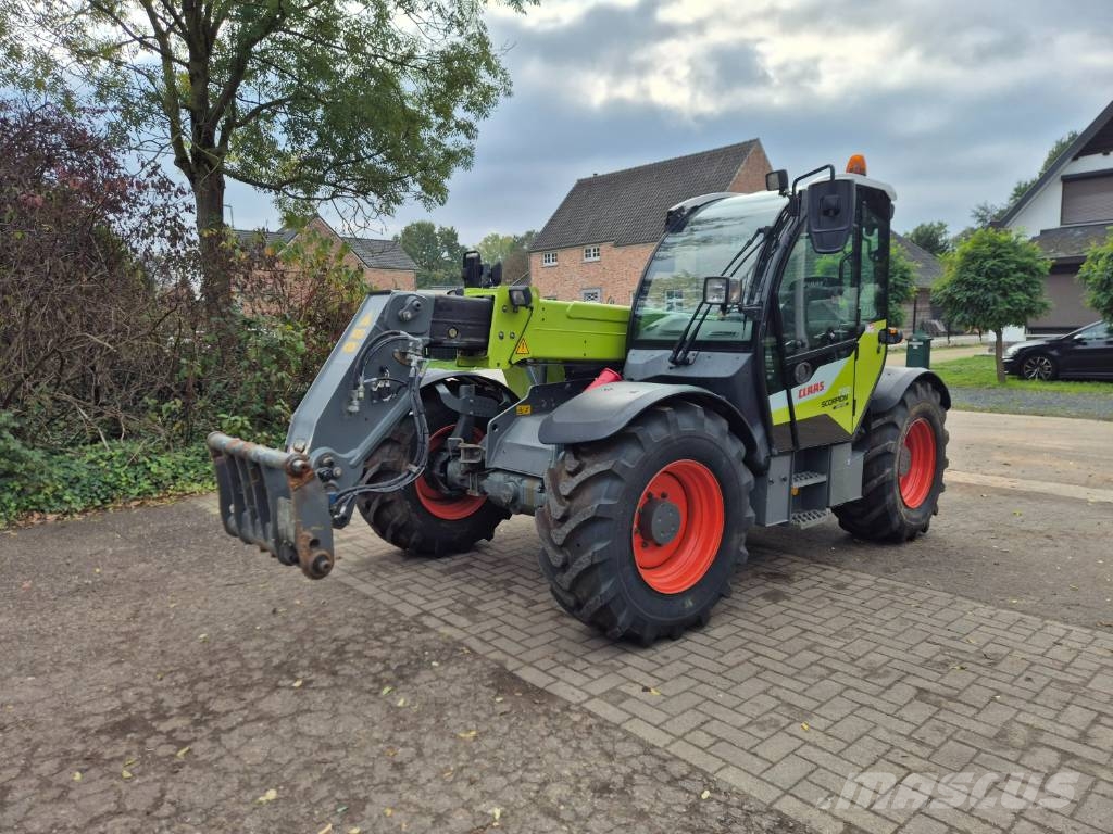 CLAAS Scorpion 732 Varipower 農業用テレハンドラー
